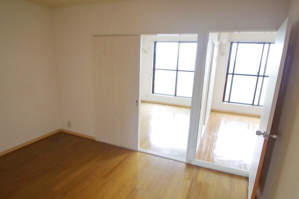 ロイヤルメゾン高森の物件内観写真